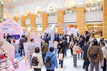 康复辅具快闪店走进普陀人气商场，一站式服务惠民促消费